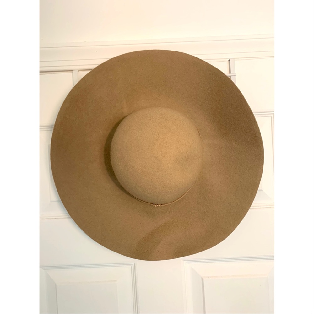 Never Worn | “Paris” Floppy Hat